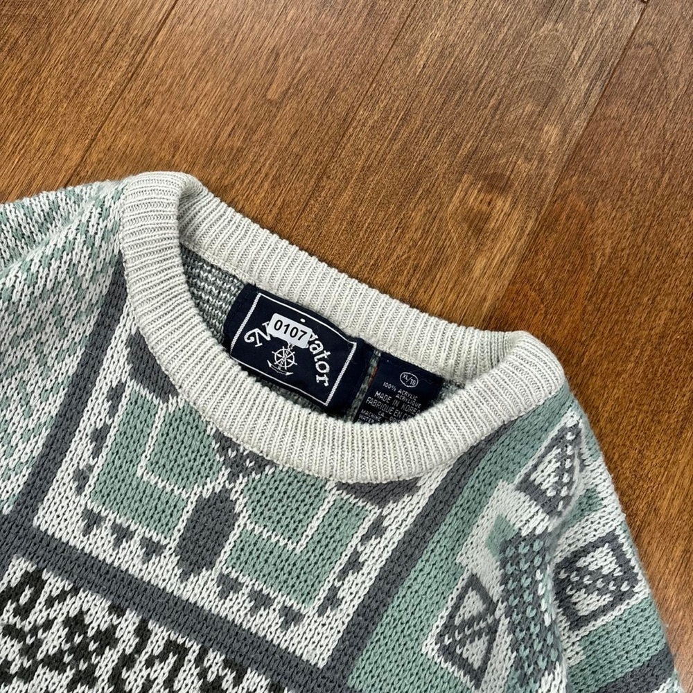 Men’s Vintage 90s retro pattern knit sweater - Picture 3 of 5
